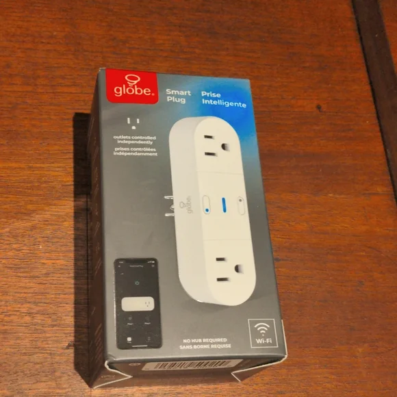 Globe Smart Plug - Picture 1 of 2